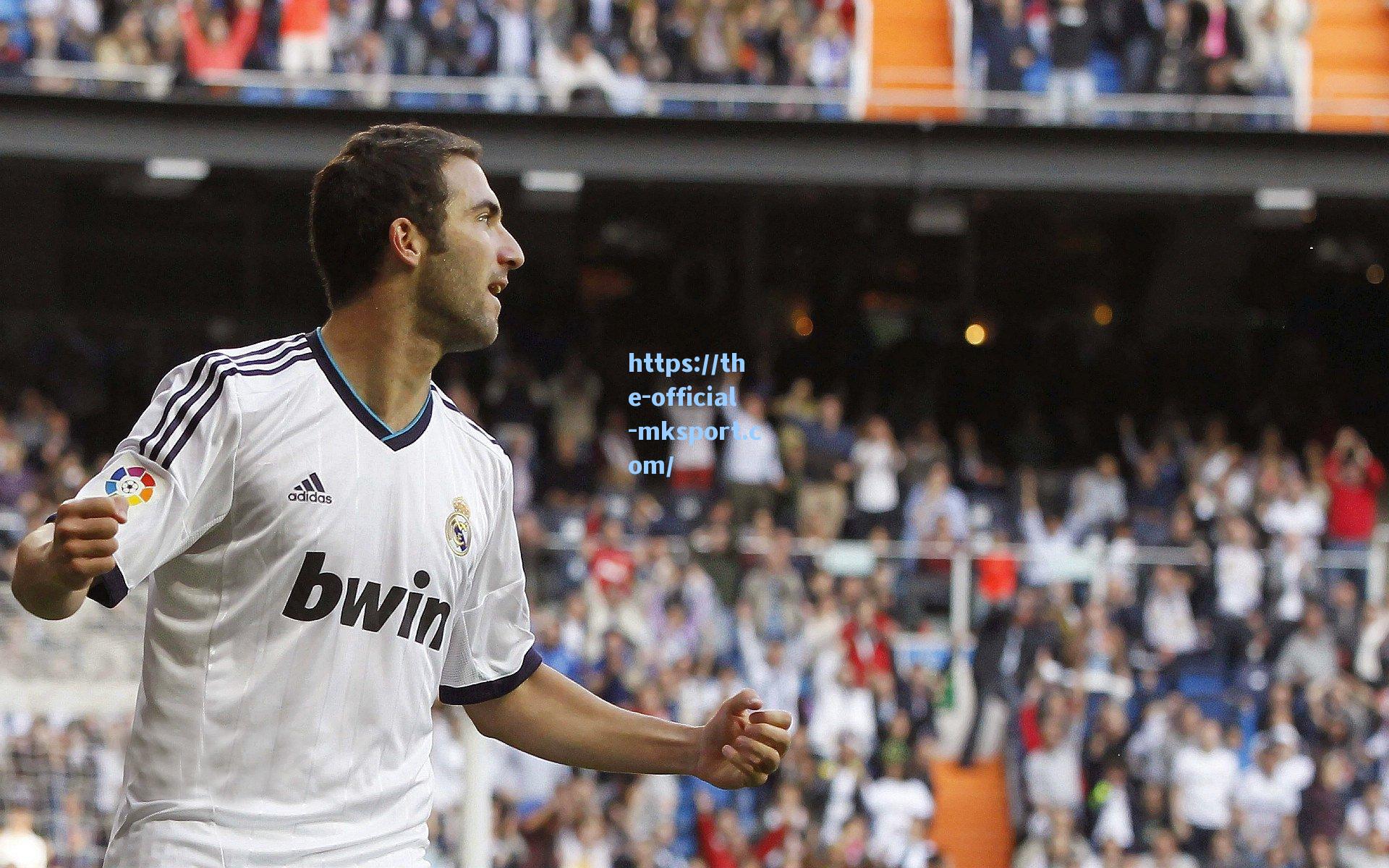 巴萨拜仁竞逐锋线强援 免签弗拉霍维奇传闻引爆夏窗风云